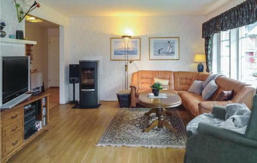 Three-bedroom Holiday Home In Ronneby