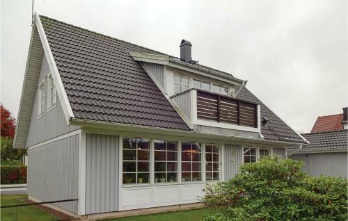 Three-bedroom Holiday Home In Ronneby
