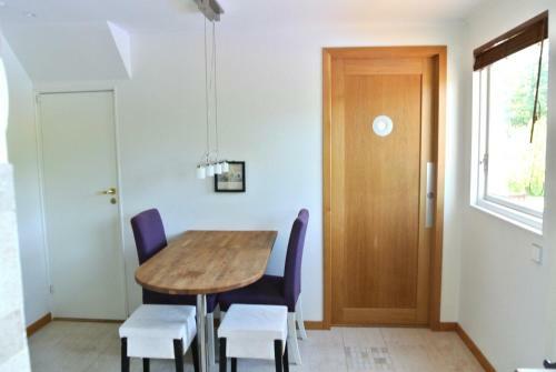 Hostal Room By Water