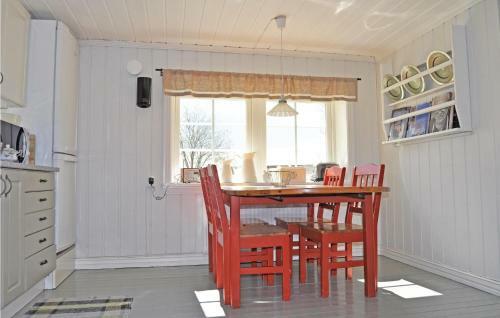 Three-bedroom Holiday Home In Uddevalla