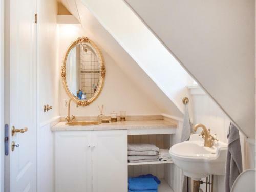 Five-bedroom Holiday Home In Unnaryd