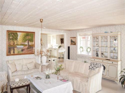 Five-bedroom Holiday Home In Unnaryd