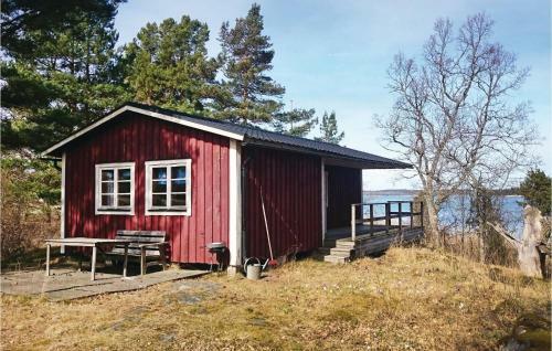 Two-bedroom Holiday Home In Valdemarsvik