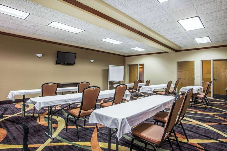 Hotel Comfort Suites