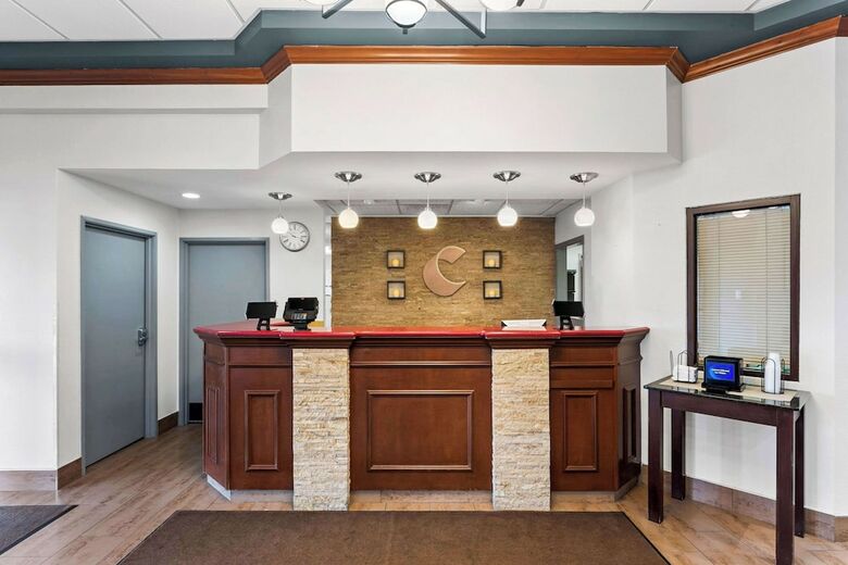 Hotel Comfort Suites
