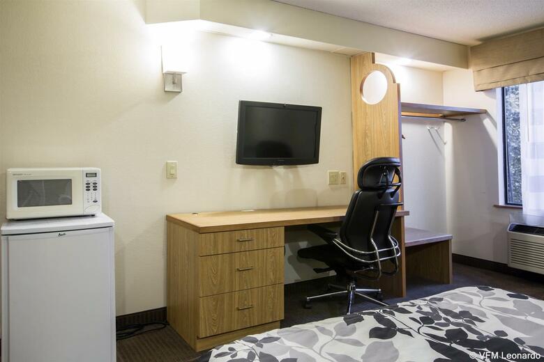 Hotel Sleep Inn At Six Flags