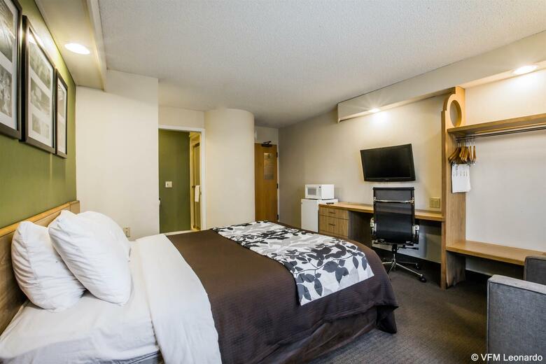 Hotel Sleep Inn At Six Flags