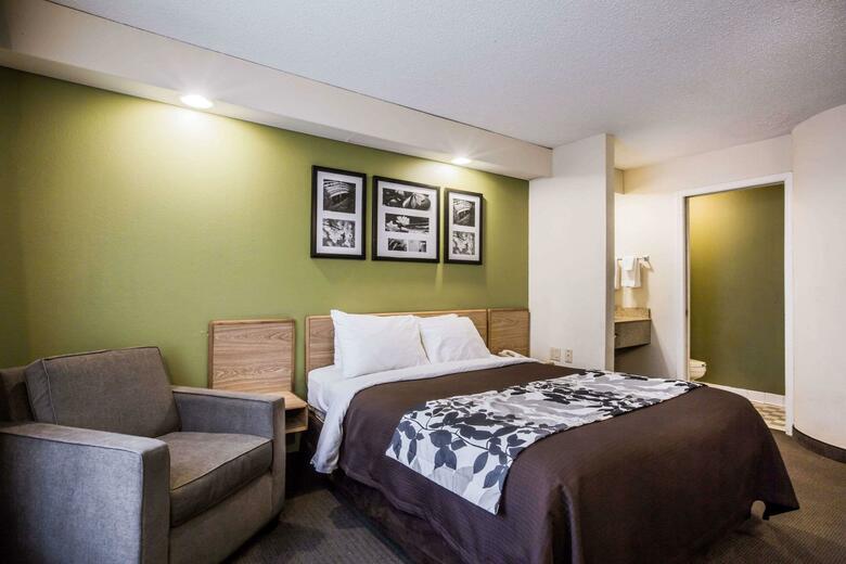 Hotel Sleep Inn At Six Flags
