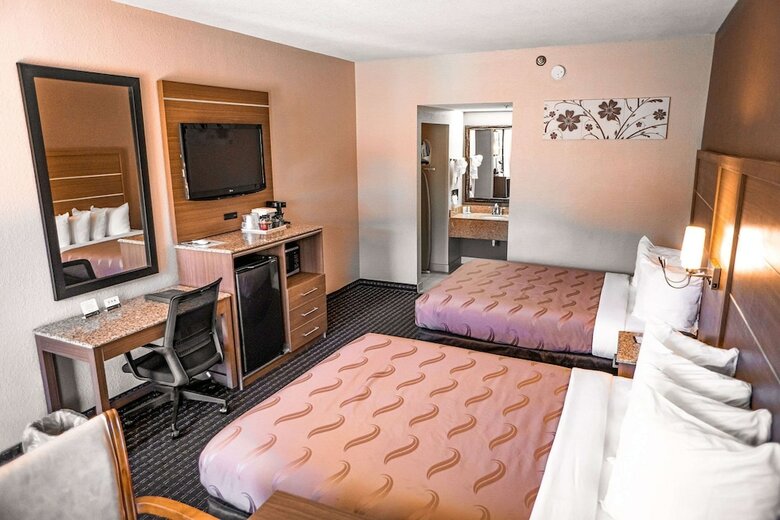 Hotel Quality Inn & Suites At Six Flags