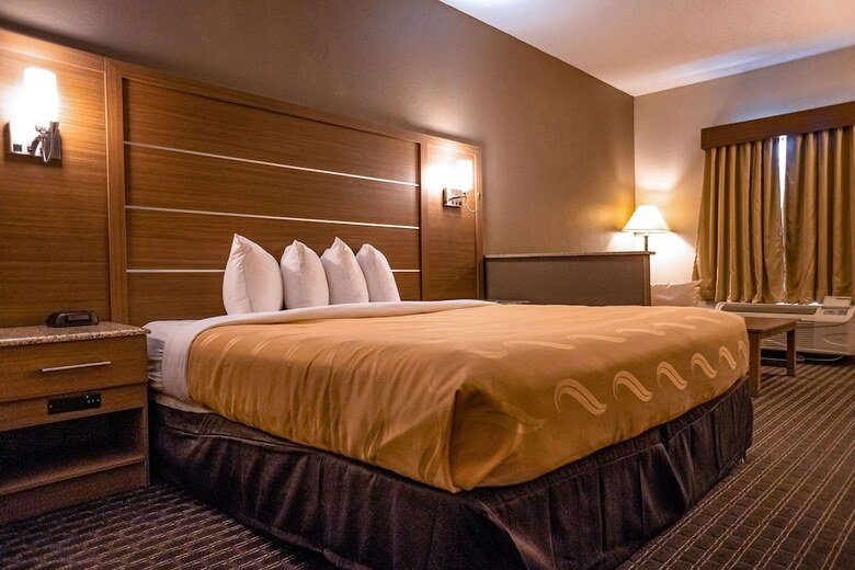 Hotel Quality Inn & Suites At Six Flags