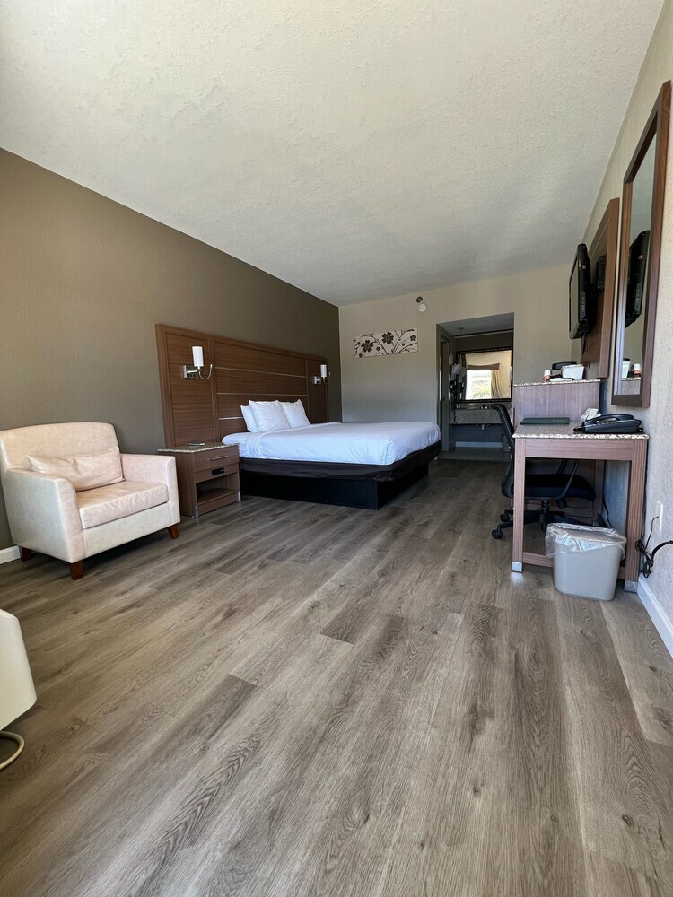 Hotel Quality Inn & Suites At Six Flags