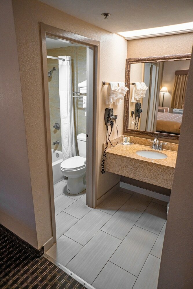 Hotel Quality Inn & Suites At Six Flags