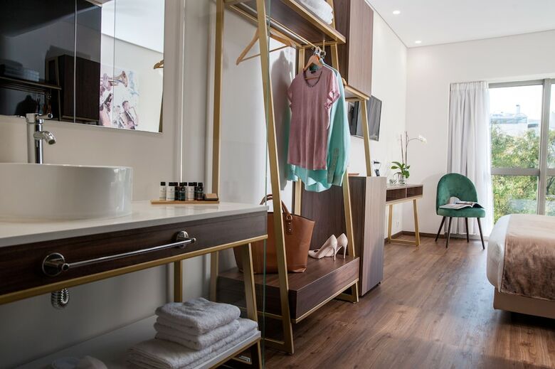 B4b Athens Signature Hotel