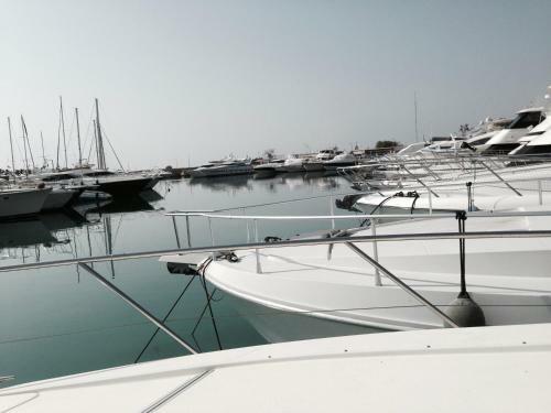 Cosy Apartment In Glyfada Center