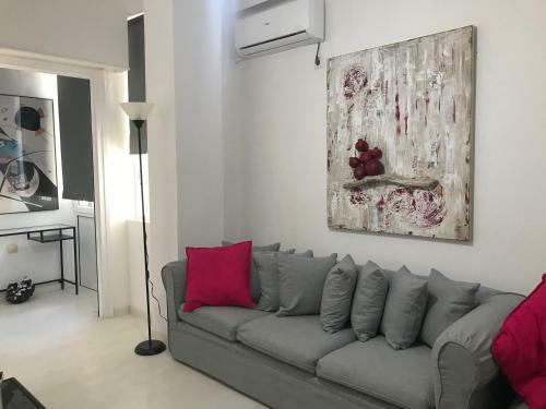 Cosy Apartment In Glyfada Center