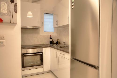 Cosy Apartment In Glyfada Center