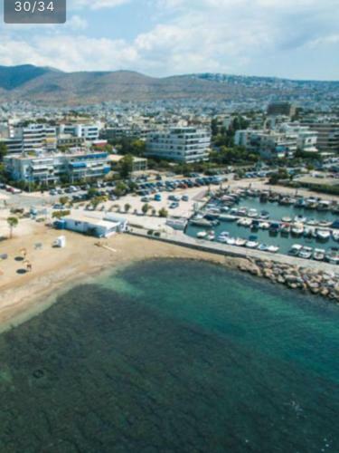Cosy Apartment In Glyfada Center