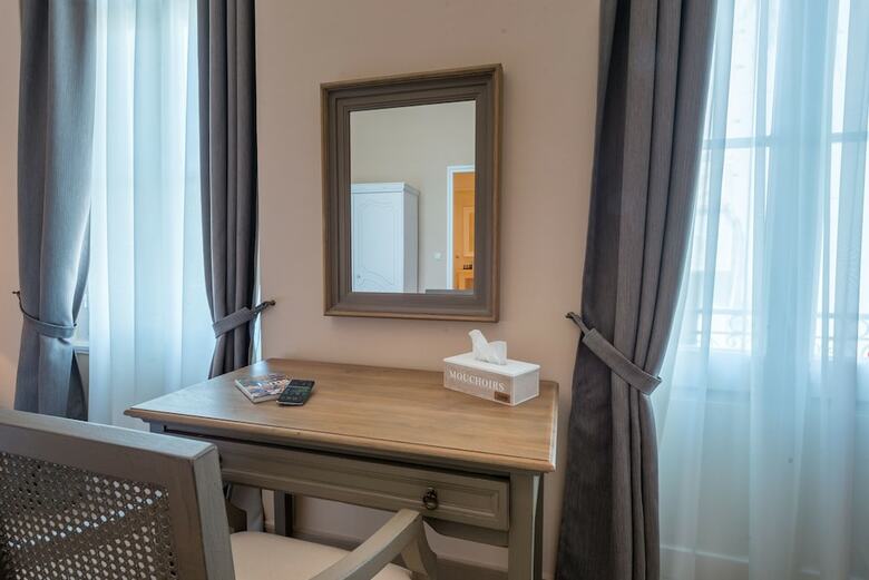 Hostal Palladian Home