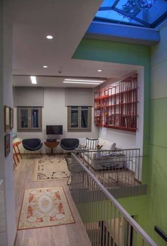 Villa Tripodon Plaka | In The Shade Of Acropolis