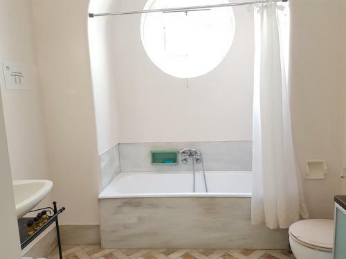 Apartamento Errathens Pine Red And Taupe