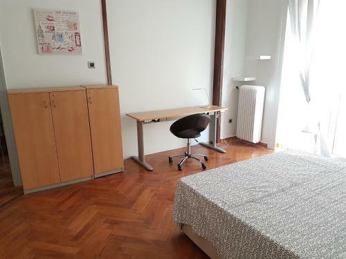 Apartamento Errathens Pine Red And Taupe