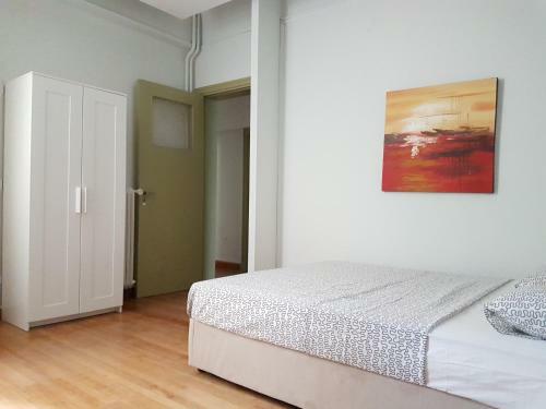 Apartamento Errathens Pine Red And Taupe