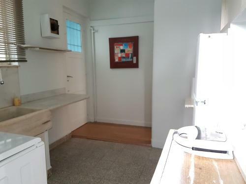 Apartamento Errathens Pine Red And Taupe