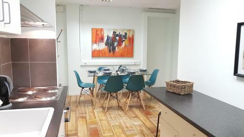 Errathens Cherry And Berry Apartments