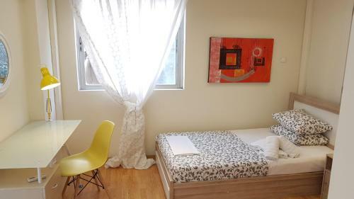 Errathens Cherry And Berry Apartments