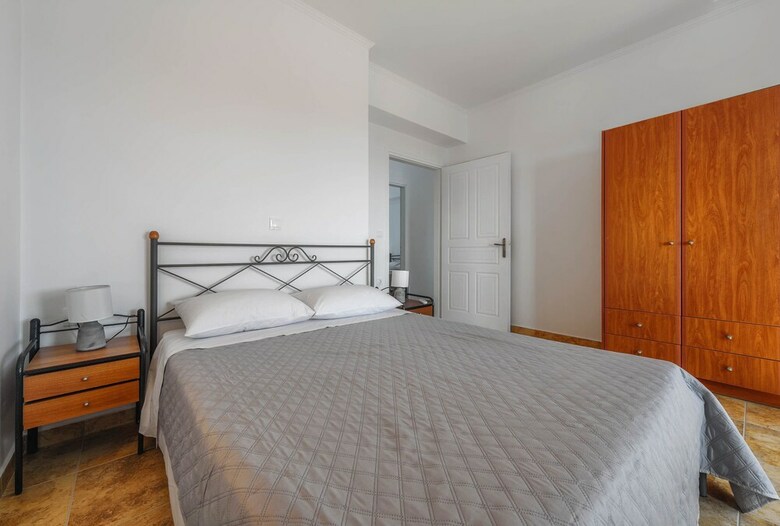 Alonaki Apartments