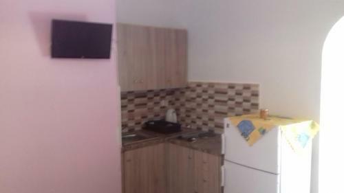 Elina Apartments
