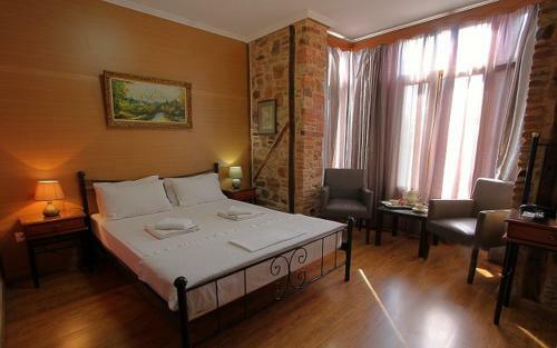 Hostal Ionia Rooms
