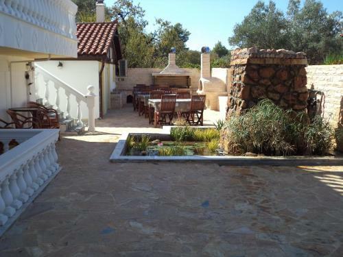 Villa Chryssoula Apartments