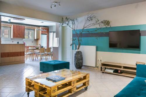Athinais Lak Villa