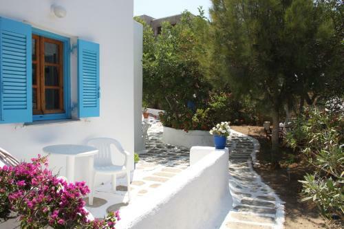 Meltemi Studios And Apartments