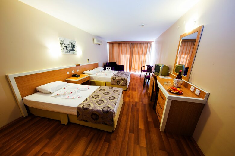 Tuntas Hotel Altinkum