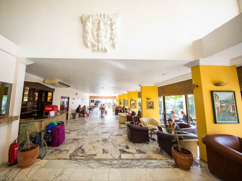 Tuntas Hotel Altinkum