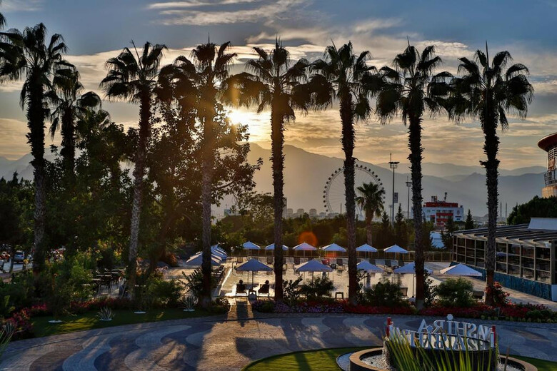 Nashira City Resort Hotel