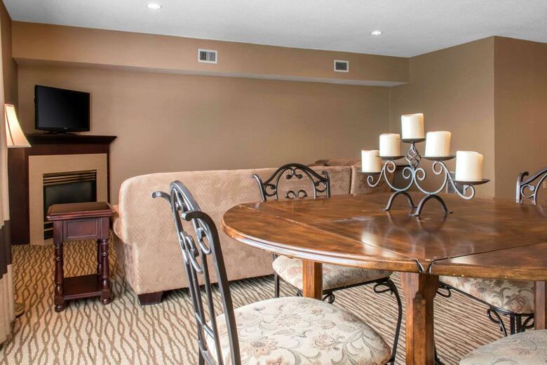 Hotel Comfort Suites