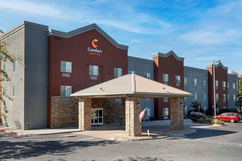 Hotel Comfort Suites
