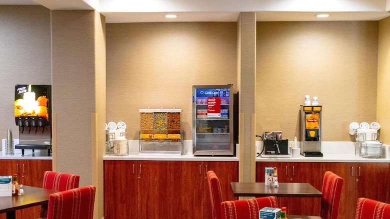 Hotel Comfort Suites