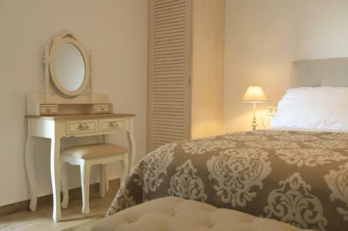Hotel Theasis Luxury Suites