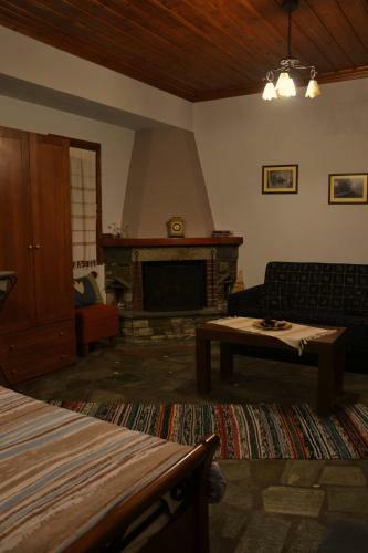Hostal Guesthouse Filyra