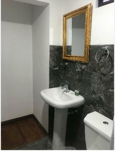 Hostal Paseo Del Rio