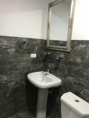 Hostal Paseo Del Rio