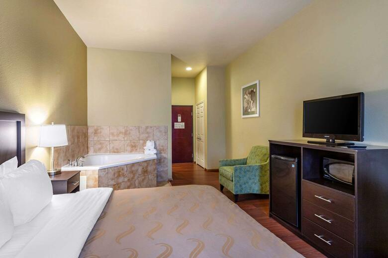 Hotel Quality Inn & Suites