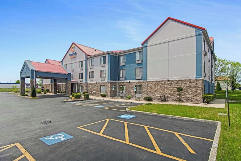 Hotel Comfort Suites Lansing