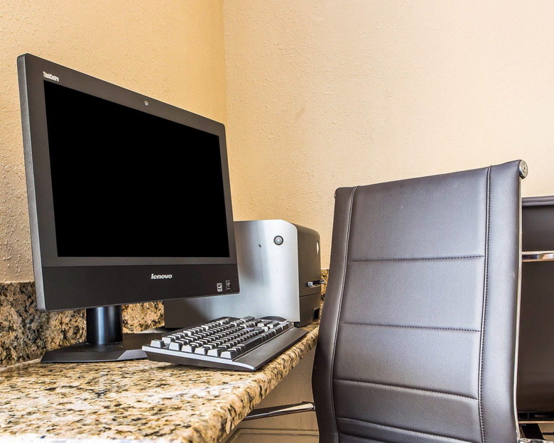 Hotel Comfort Suites Lansing
