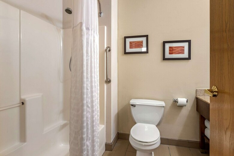 Hotel Comfort Inn & Suites