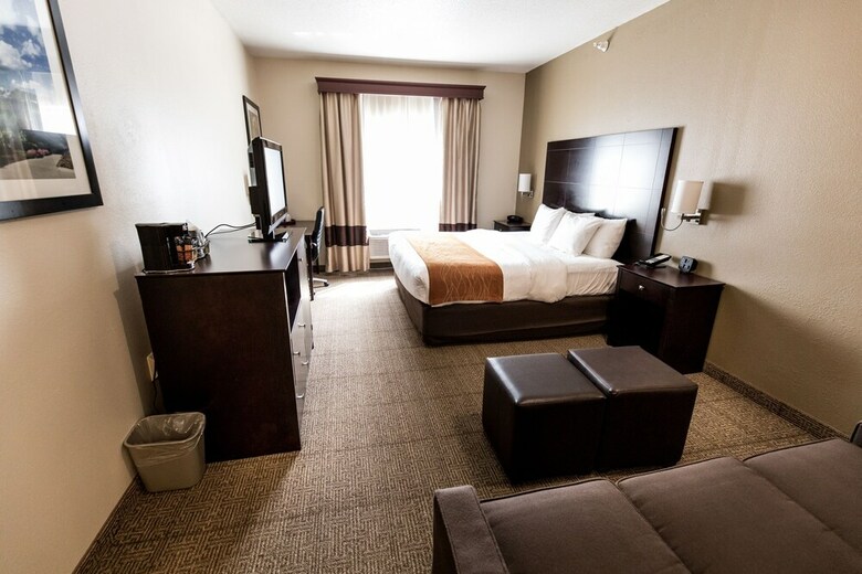 Hotel Comfort Inn & Suites